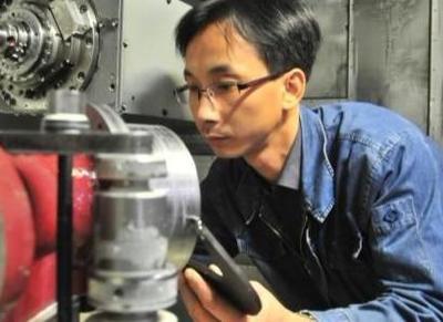 現在很多機械制造工廠招不到技術工人,你還愿意做技術工人嗎?