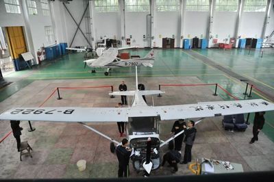 把安全扛在肩上 --中飛院飛機修理廠成立六十周年巡禮