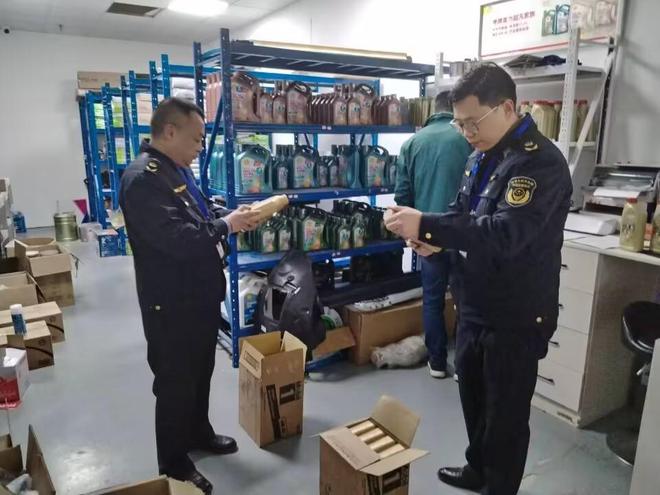 安岳縣市場監(jiān)管局開展?jié)櫥彤a(chǎn)品知識(shí)產(chǎn)權(quán)保護(hù)專項(xiàng)行動(dòng)