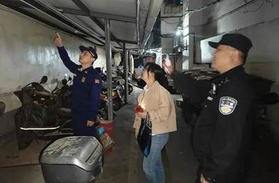 小區(qū)電動(dòng)自行車自燃引起火情,罪魁禍?zhǔn)资?hellip;